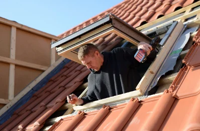 Pose de fenêtres de toit Velux à Envronville